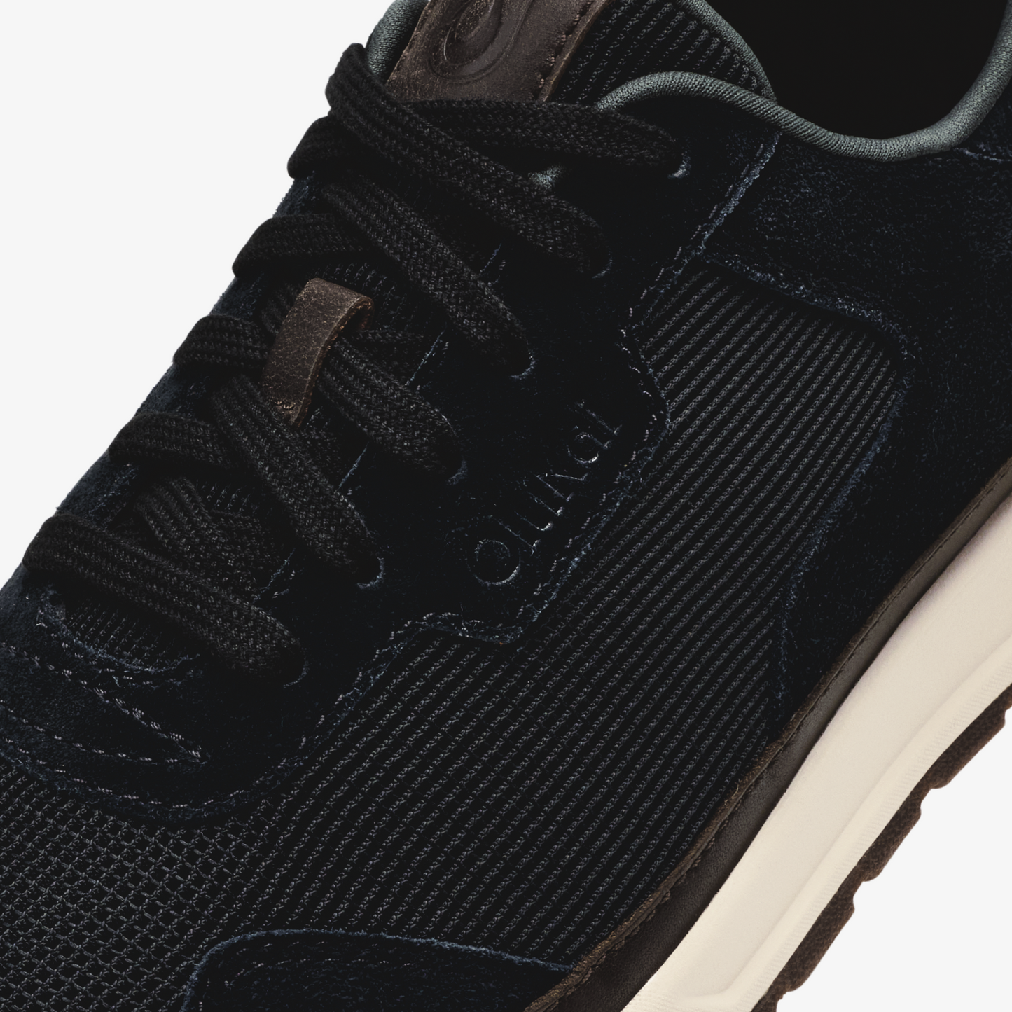 Koke  -  Black / Black