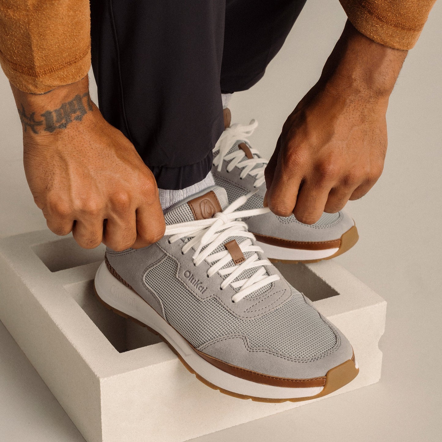 Koke  -  Light Grey / Poi